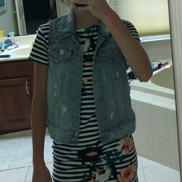 Levi denim vest - Picture 3 of 3